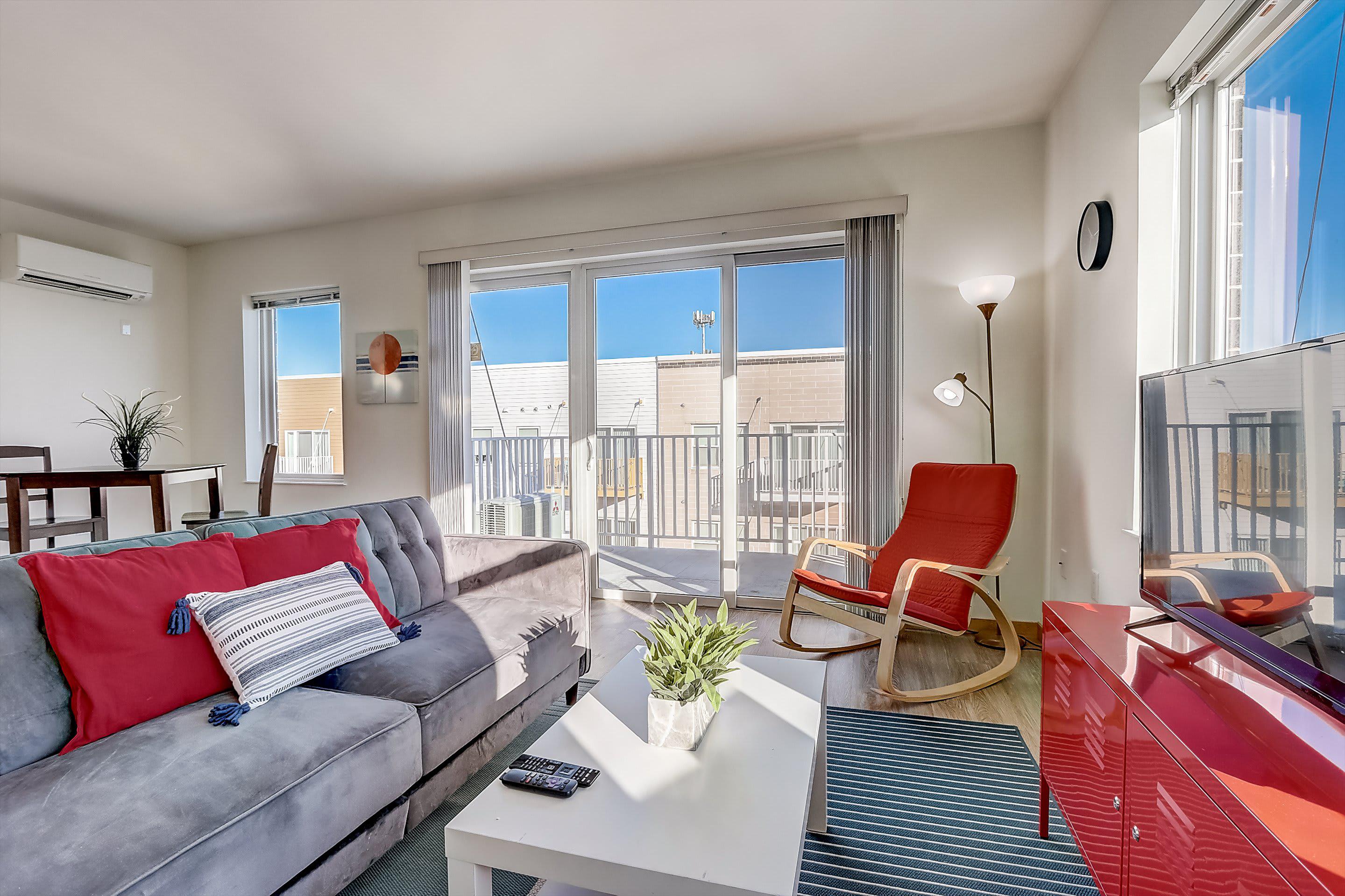 Frontdesk Frontdesk Cheerful 1BR Apt in Walker's Point